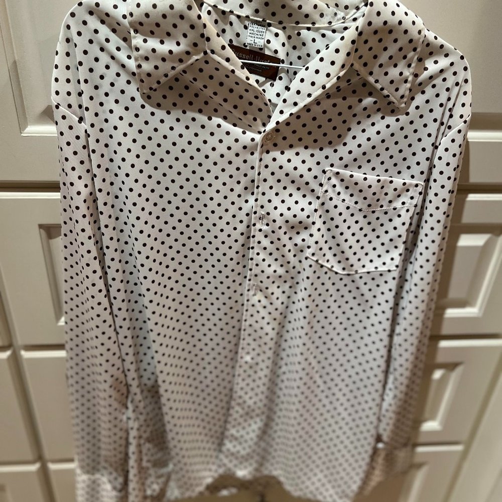 CASUAL, DRESS, WHITE SHIRT WITH BROWN DOTS. SIZE LLONG SLEEVE.